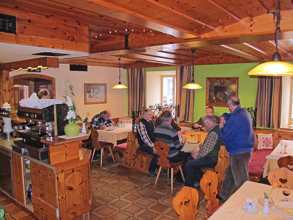 Hotel Restaurant Zum Schwan Schwanberg Camera foto