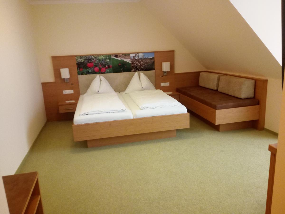 Hotel Restaurant Zum Schwan Schwanberg Esterno foto