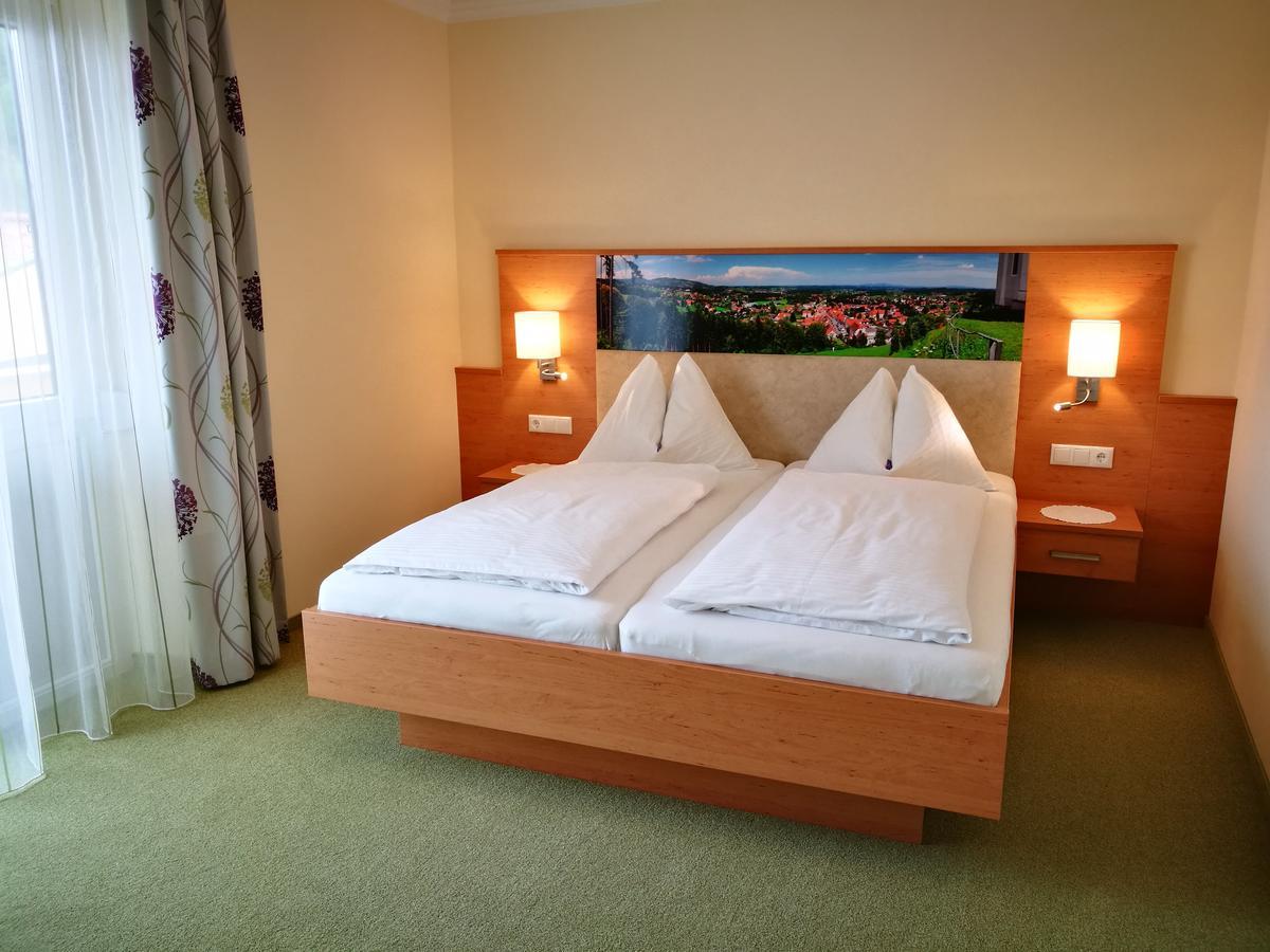 Hotel Restaurant Zum Schwan Schwanberg Esterno foto
